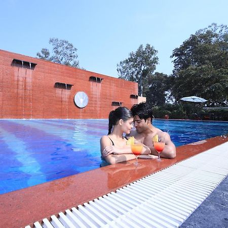 Aveo By Amatra, Gateway To Corbett Hotel Kashipur Exterior photo