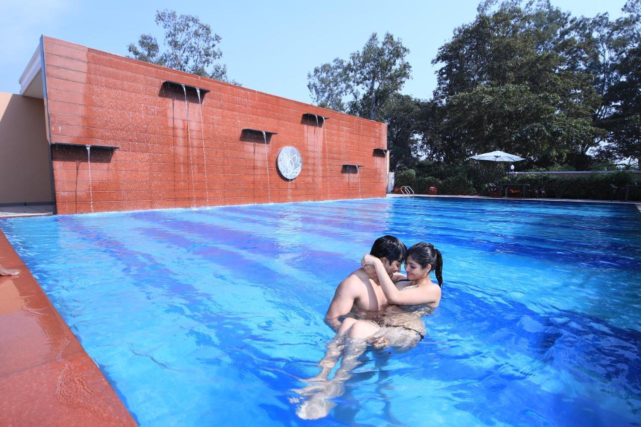 Aveo By Amatra, Gateway To Corbett Hotel Kashipur Exterior photo