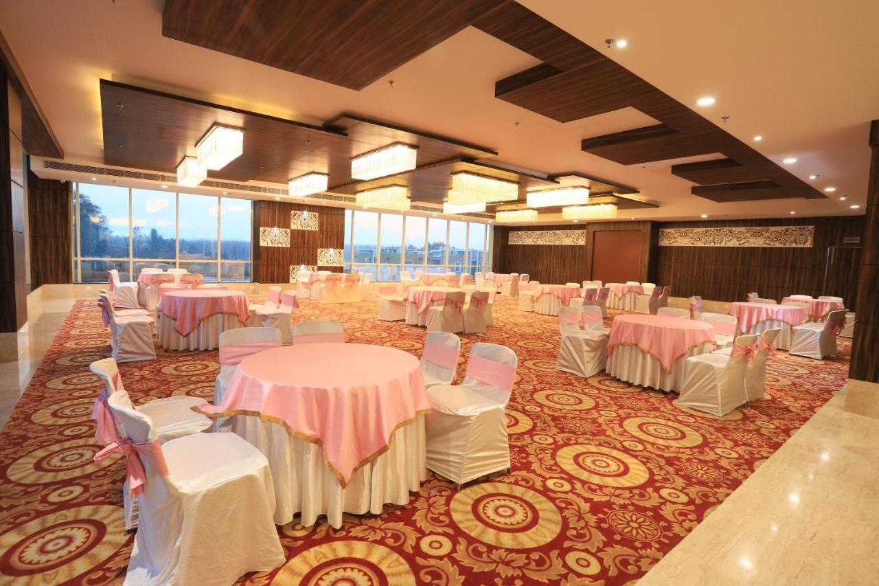 Aveo By Amatra, Gateway To Corbett Hotel Kashipur Exterior photo