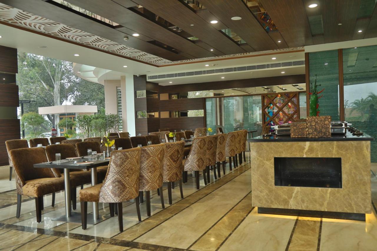 Aveo By Amatra, Gateway To Corbett Hotel Kashipur Exterior photo