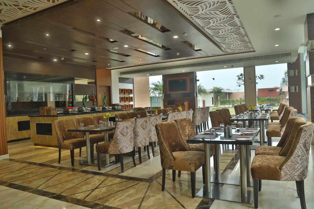 Aveo By Amatra, Gateway To Corbett Hotel Kashipur Exterior photo