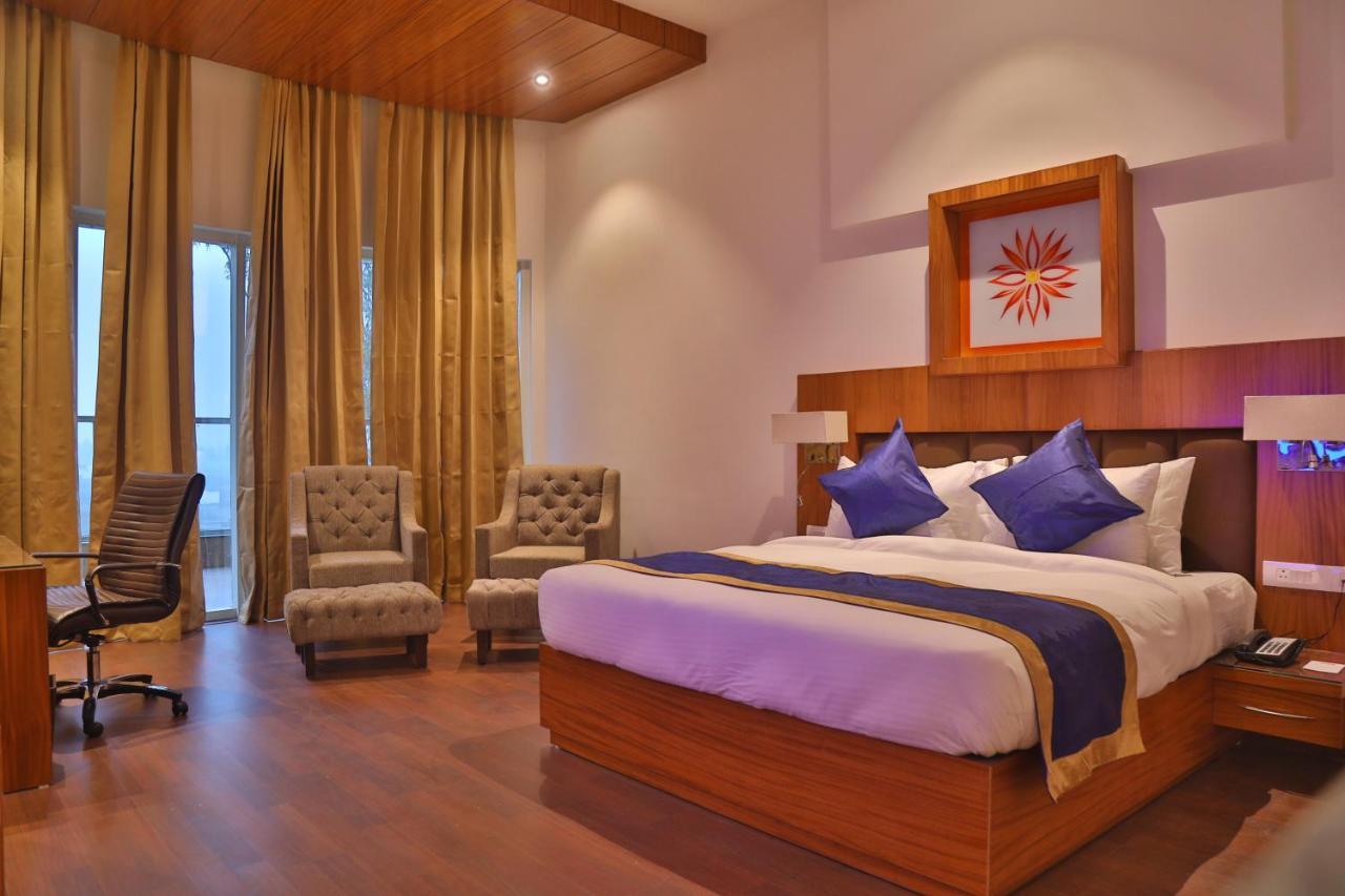 Aveo By Amatra, Gateway To Corbett Hotel Kashipur Exterior photo
