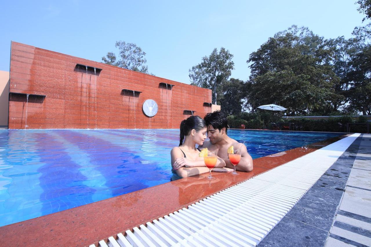 Aveo By Amatra, Gateway To Corbett Hotel Kashipur Exterior photo